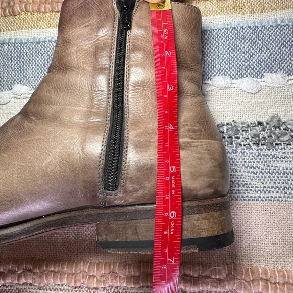 Magnanni Leather Chelsea Boots